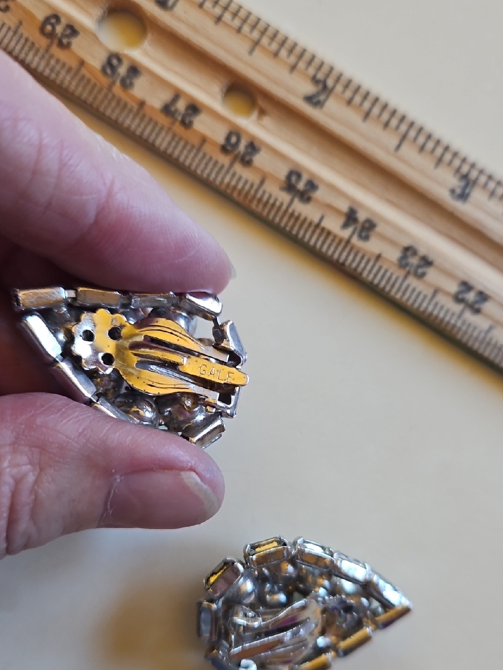 GALE clear rhinestones tear drop clip on earrings Vintage Siver-Tone Prong Set - Picture 3 of 6